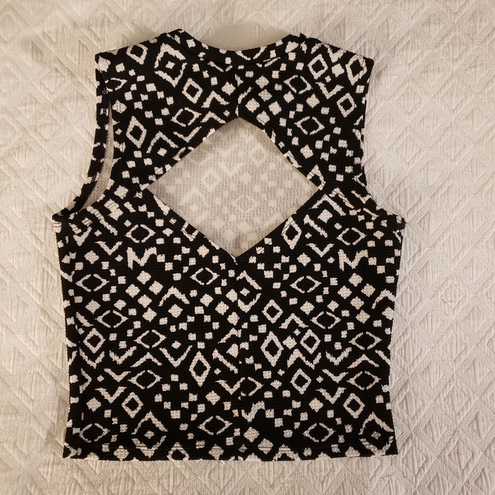 Matching two piece set - Picture 4 of 5